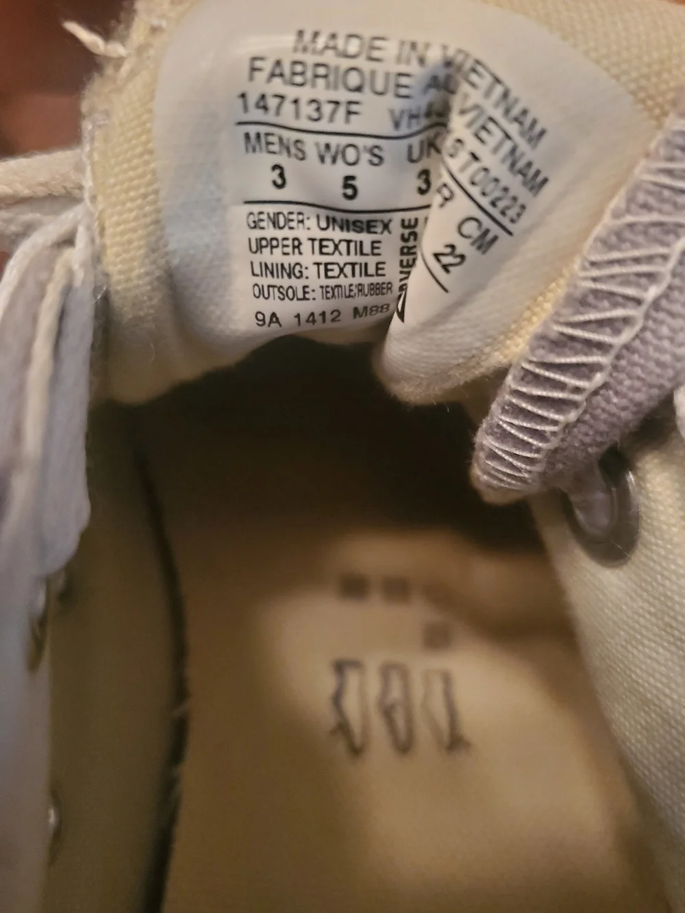 Converse Low Top Sneakers in Gray and White
